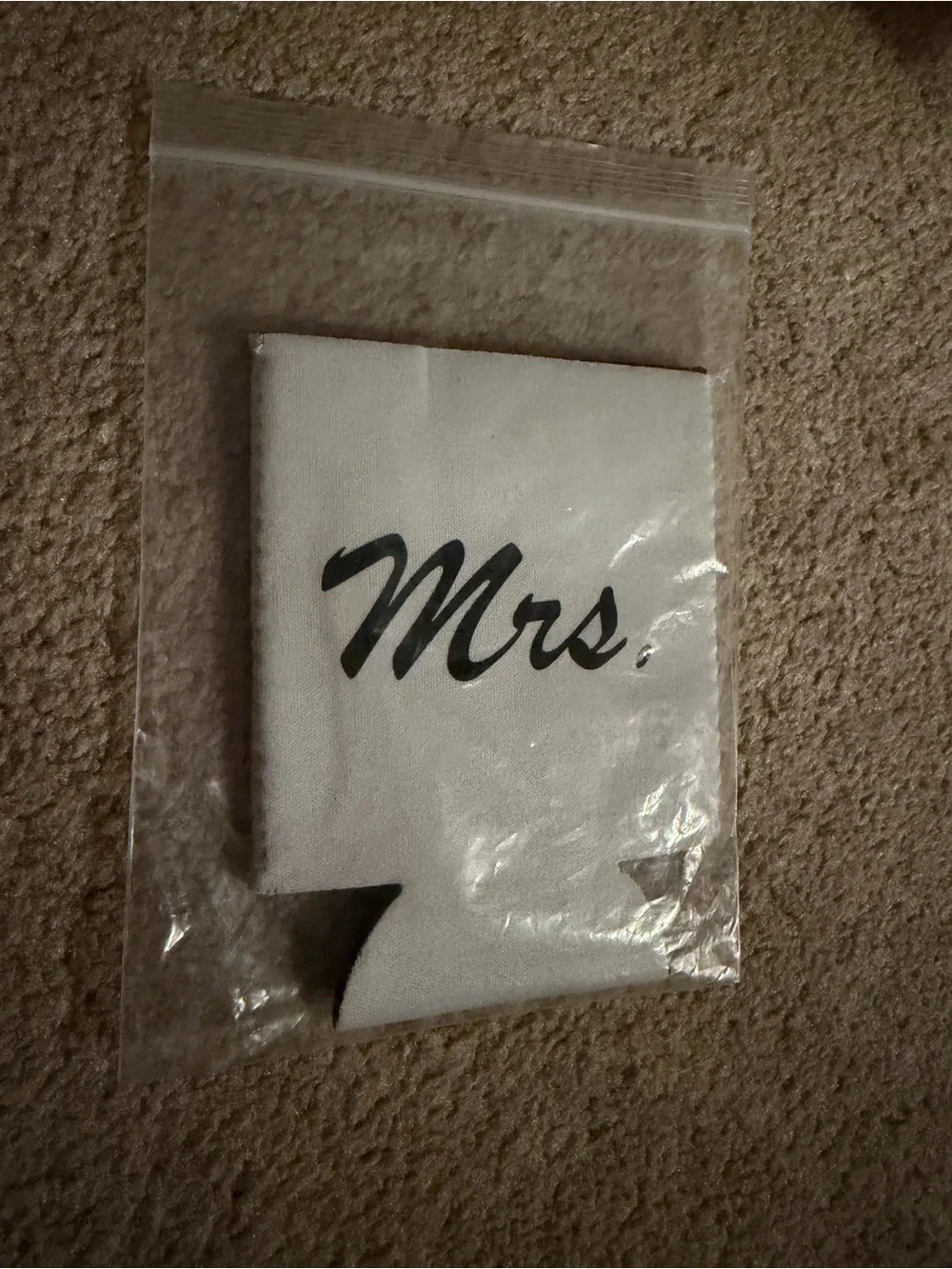 Mrs. White Drink Koozie - Bridal Party Can Cooler